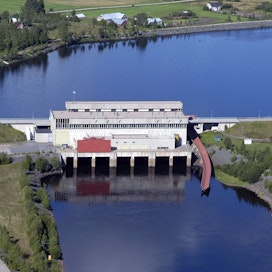 Tervolassa sijaitseva Ossauskoski on yksi Kemijoen voimalaitoksista. 