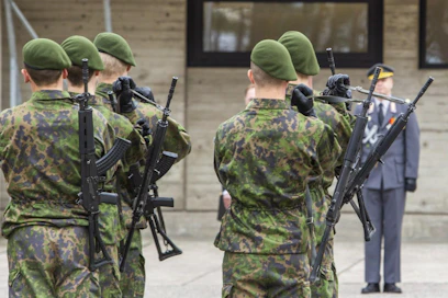 Puutiaisaivotulehduksen riskialueilla palvelevat varusmiehet saavat jatkossa TBE-rokotteen.