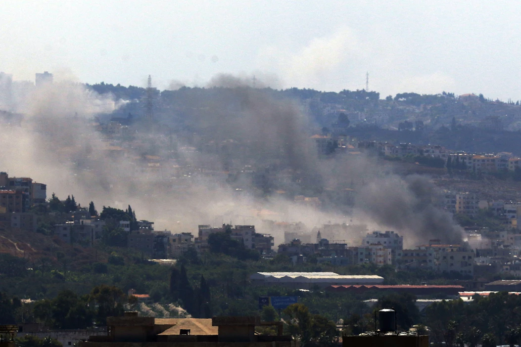 Israelin asevoimat kertoi tehneensä iskuja yli 300:aan äärijärjestö Hizbollahin kohteeseen Libanonissa. LEHTIKUVA / AFP.