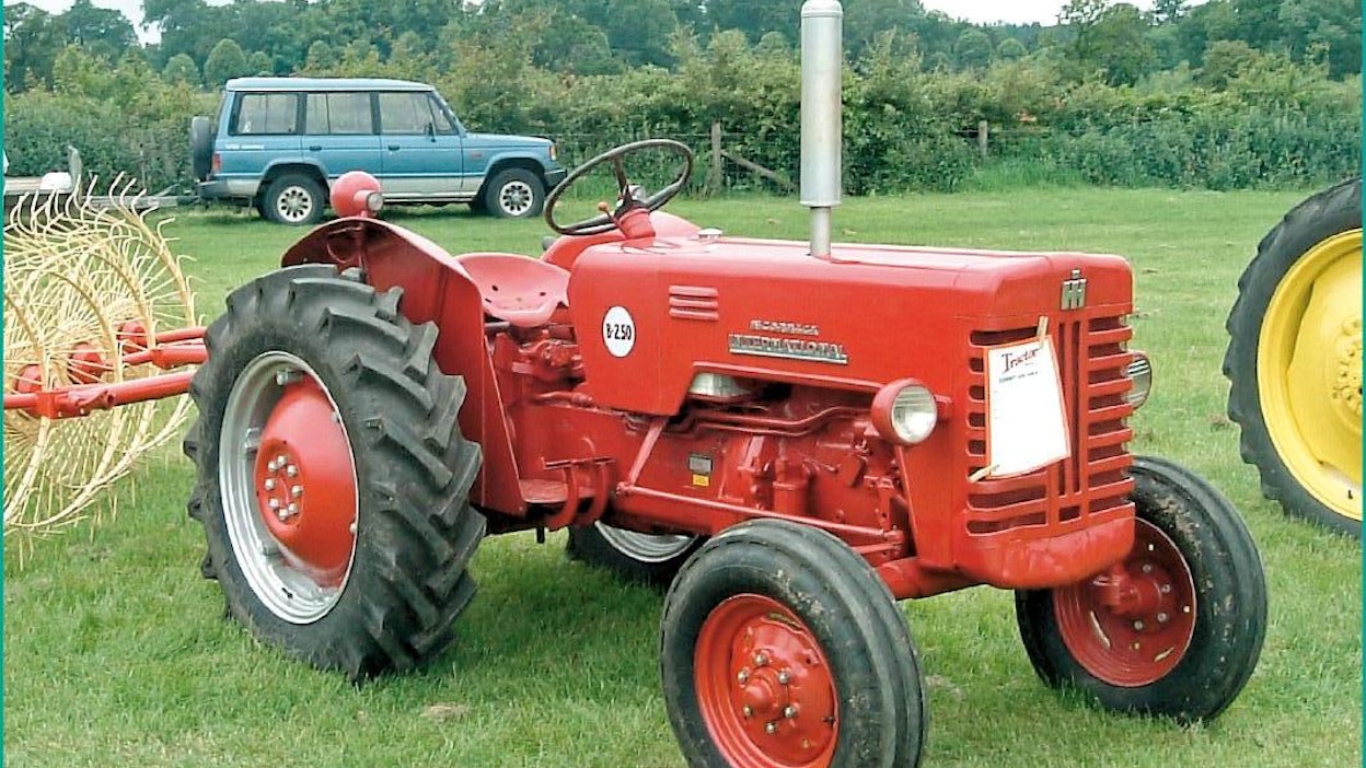 McCormick International B-250 -traktoria valmistettiin vuosina 1955-61, International Harvester  Company of Great Britain Ltd., Bradford, Yorkshire, Englanti