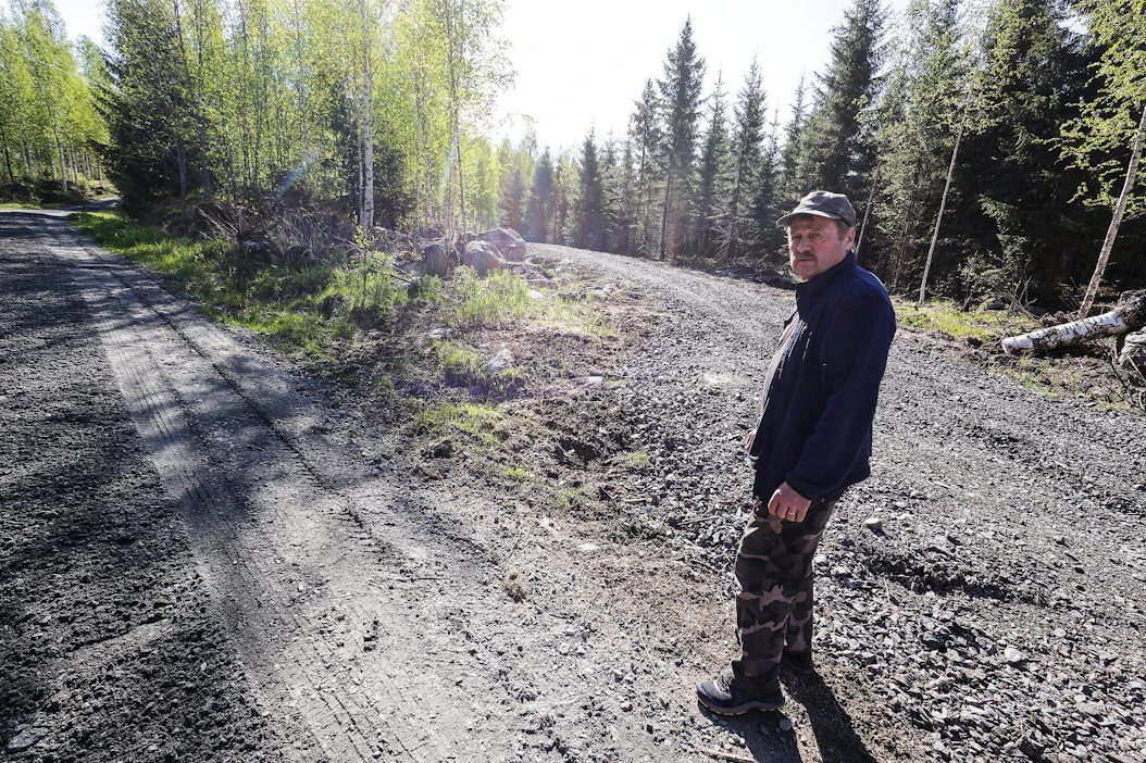Jouni Oksanen ihmetteli vaatimusta siirtää tieoikeus vanhalta tieltä uudelle, vielä keskeneräiselle tienpätkälle. Vaatimus hylättiin.