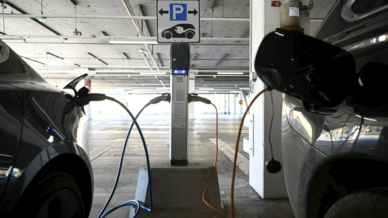 Norjassa sähköautojen myyntiä on vauhditettu erilaisilla kannustimilla.