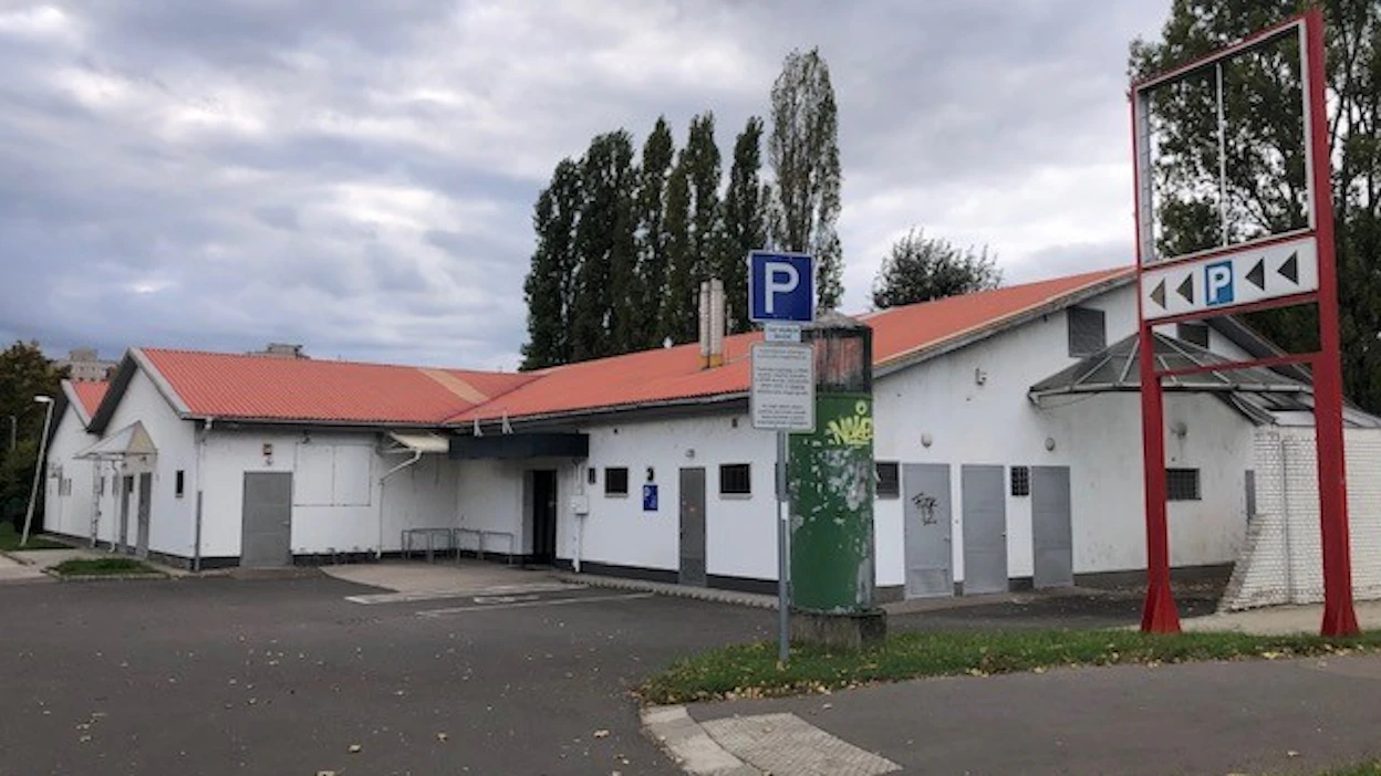 Tähän entiseen Sparin liikekiinteistöön venäläisen Mere-myymälän piti avautua vielä tänä vuonna.