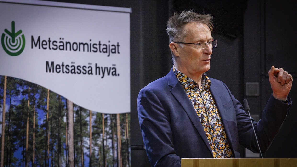 Antti Asikainen käy säännöllisesti teroittamassa komissiolle, että aktiivinen metsien hoito on välttämättömyys niin puun hankinnan kuin hiilinielun ja metsien suojelun kannalta.