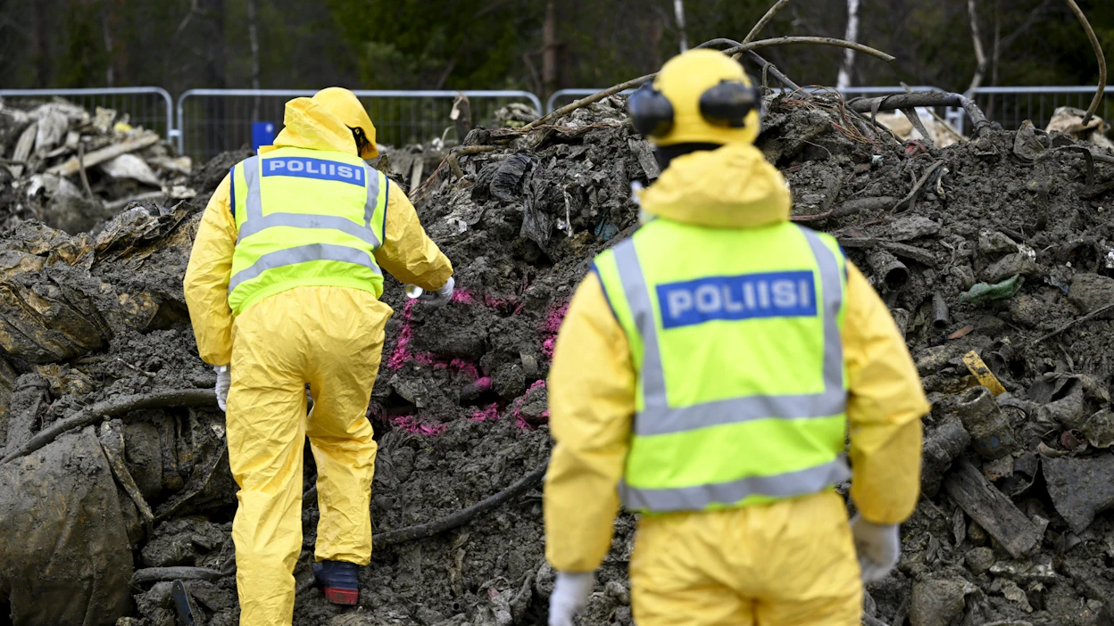 Poliisin mukaan Suomen ympäristörikollisuus on kasvanut vauhdilla 2000-luvun alusta saakka. Poliisin määritelmän mukaan ympäristörikoksilla tarkoitetaan tekoja, jotka vahingoittavat ja vaarantavat ympäristöä, luonnonvaroja ja kasvi- tai eläinkuntaa. LEHTIKUVA / Vesa Moilanen.