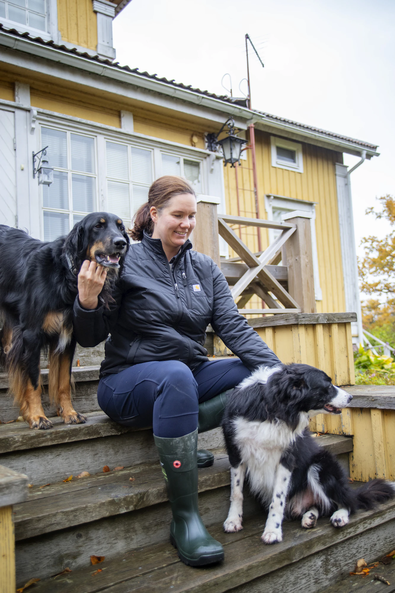 Jeggarsin tilan päärakennus on vuodelta 1812. Jeggarsin tilalla Hanna Westmanin vastuulla ovat erityisesti eläimet. Puoliso Rickard Backman hoitaa kone- ja peltopuolen hommat.