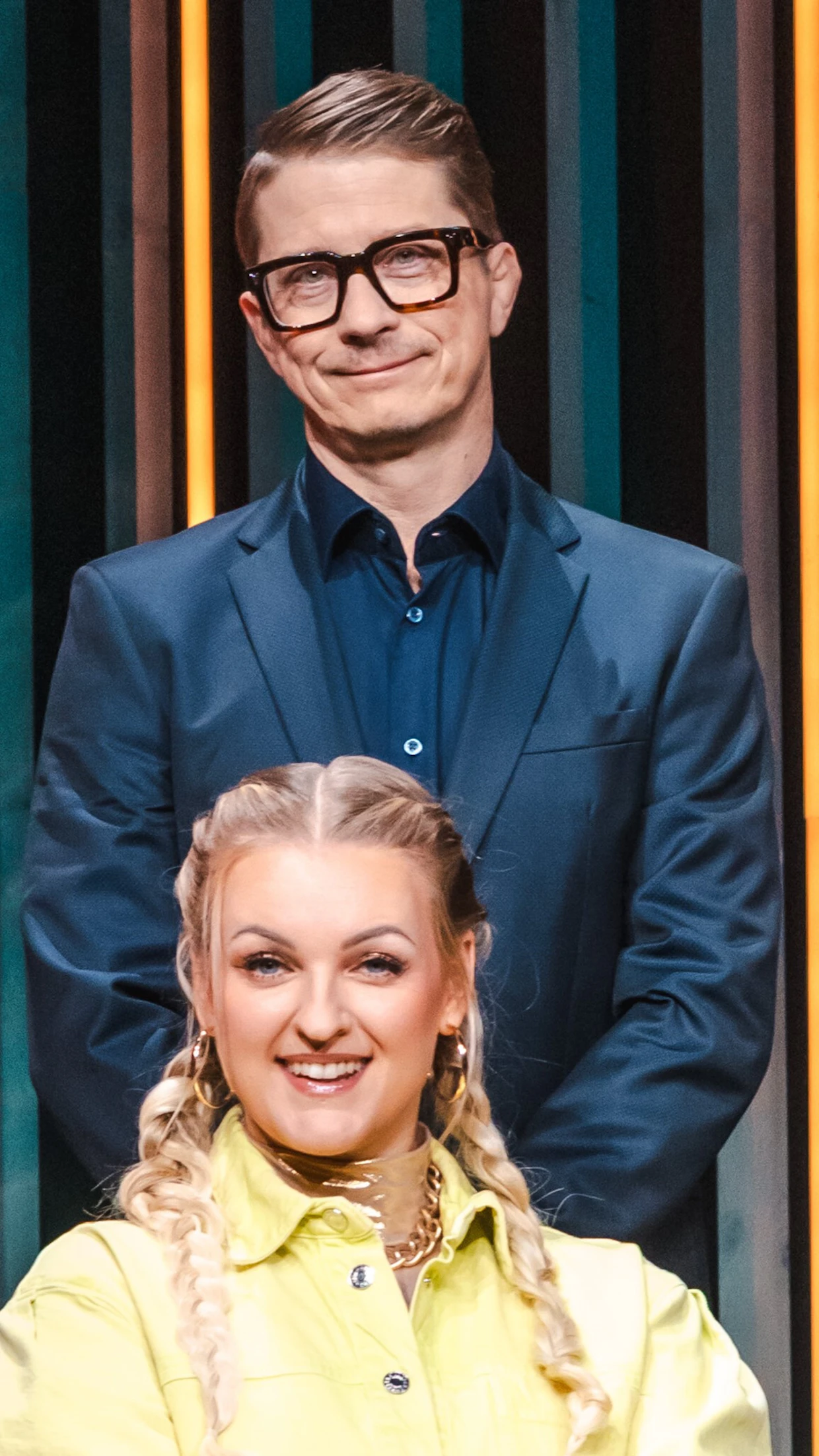 Kari Ketonen ja Jenni Poikelus ovat uuden ohjelman vetäjät.