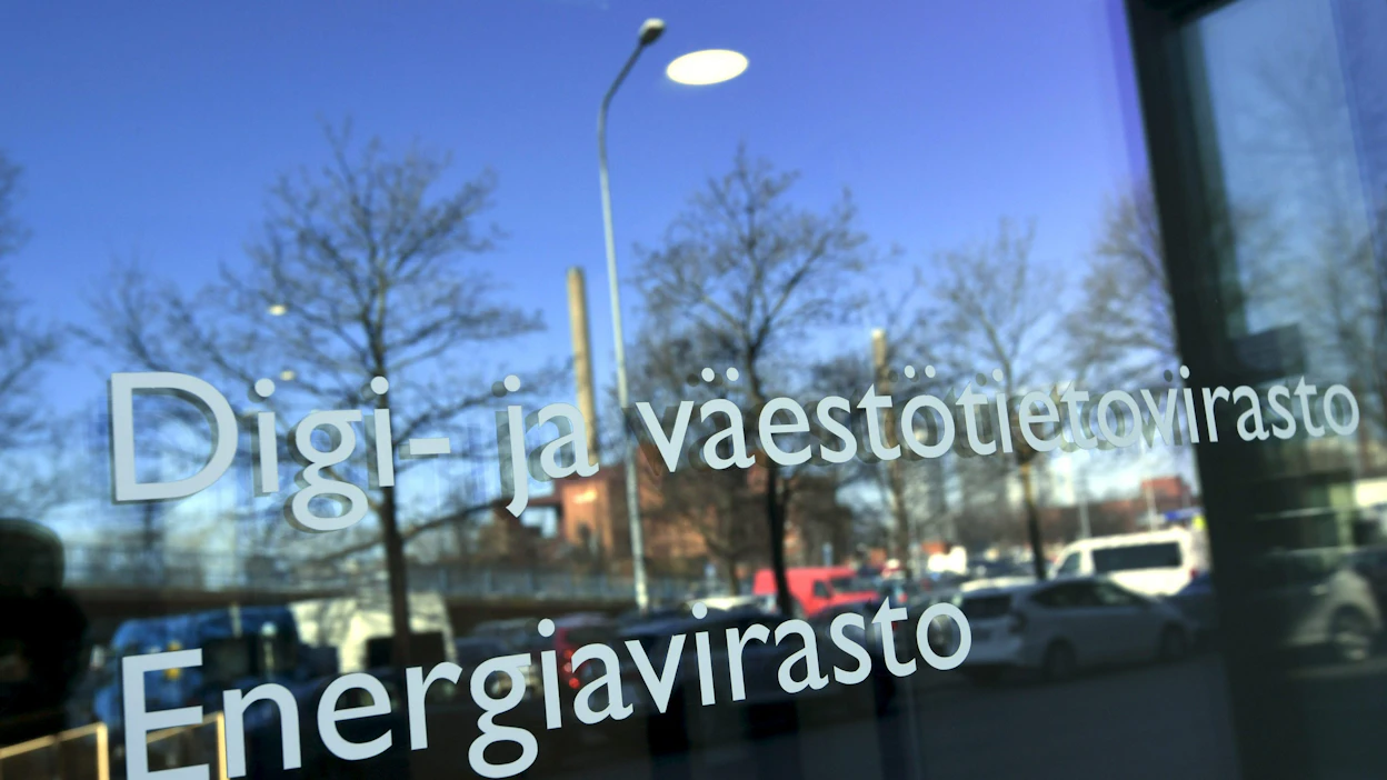 Energiaviraston mukaan toimitusvelvollisia vähittäismyyjiä ei voida velvoittaa myymään sähköä tappiolla. LEHTIKUVA / MARKKU ULANDER.