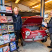 Teekkarikaverusten Seppo Tynkkysen ja Raimo Niemelän rohkea yritys synnytti korjaamokäsikirjojen klassikon liki 50 vuotta sitten.