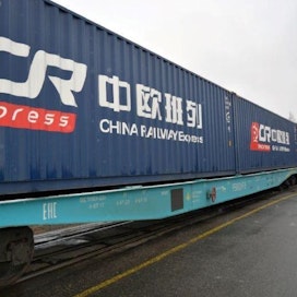 Sellua, kartonkia ja sahatavaraa kulkee Suomesta junalla Kiinaan.