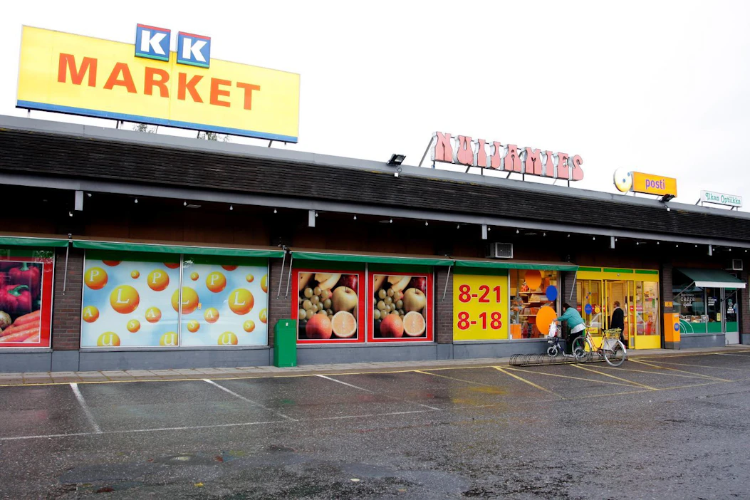 K-ruokakaupat alentavat 2 000 tuotteen hintaa. K-marketeissa alennettavista tuotteista myydään yhtiön mukaan 550:tä.