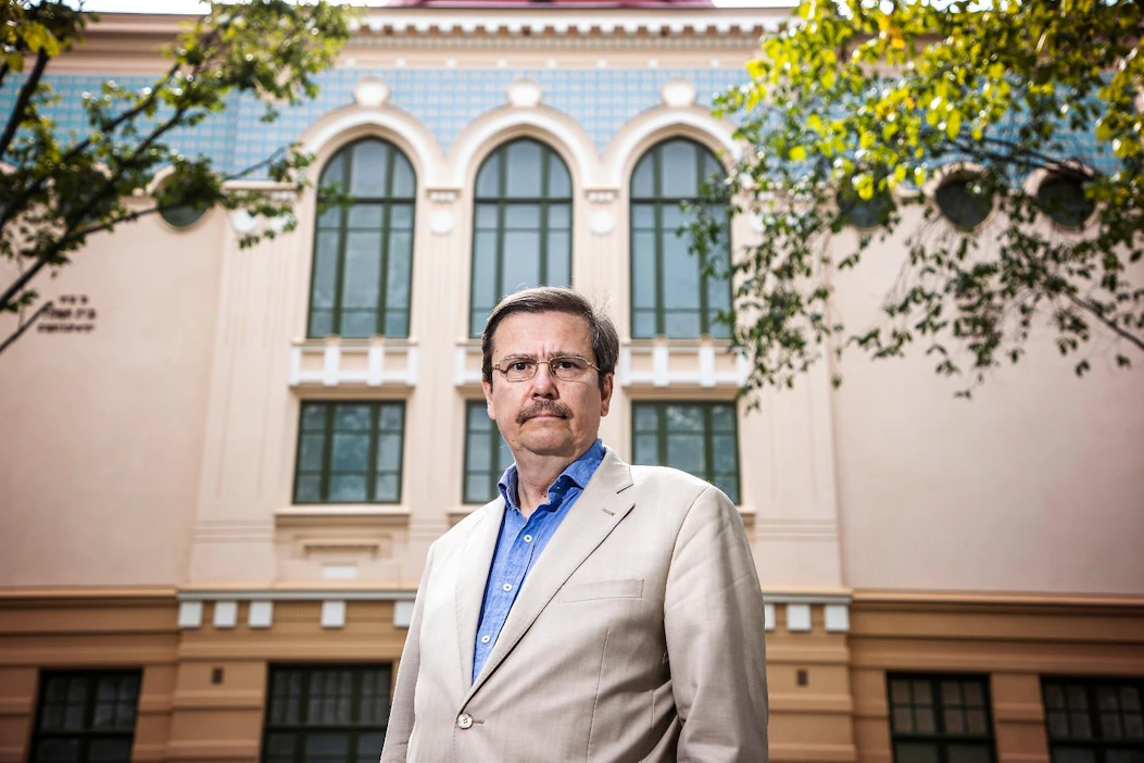 Suomen Islam-seurakunnan kunniapuheenjohtaja Atik Ali ei puolusta ainoastaan muslimien uskonnonvapautta, vaan huolehtii myös juutalaisten ihmisoikeuksien toteutumisesta Suomessa.