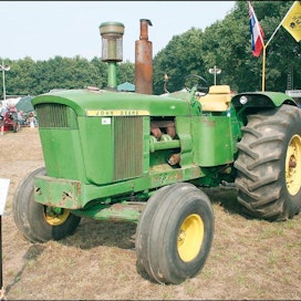 John Deere 5010 -traktori, John Deere Waterloo Tractor Works 1962–65, Waterloo, Iowa, USA