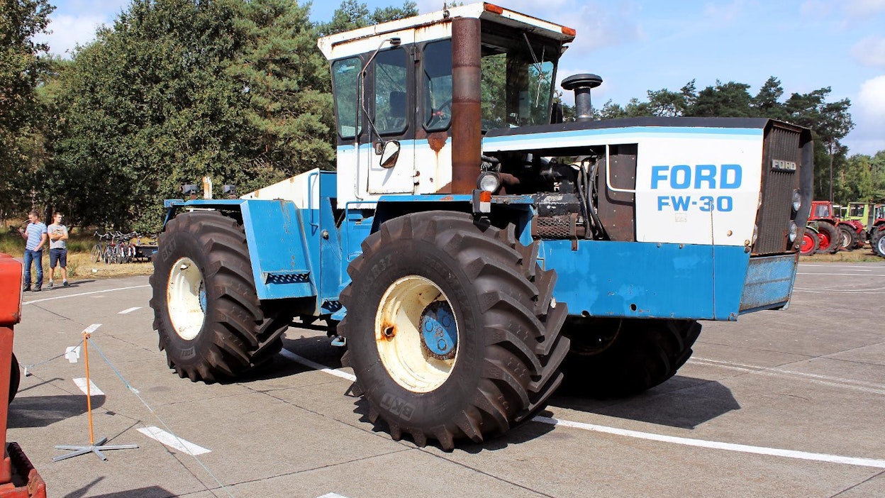 Ford FW-30 -traktoria valmistettiin vuosina 1977–81 Fargo, USA. Valmistettu noin 350 kpl.
