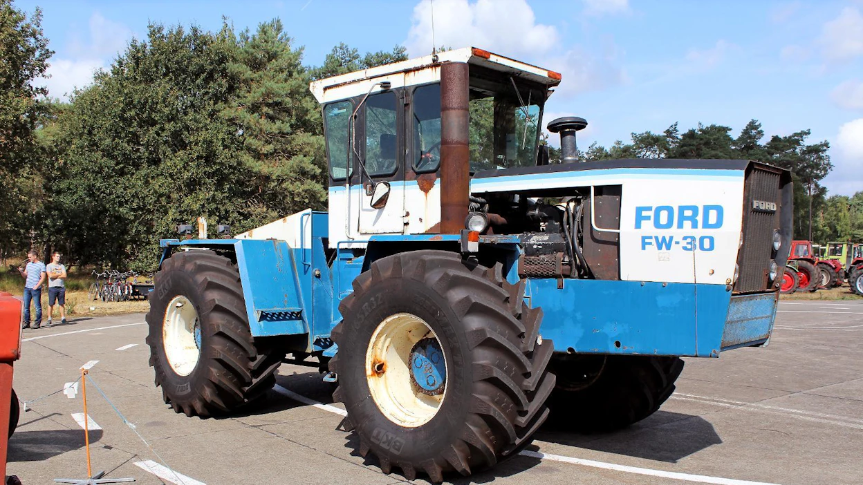 Ford FW-30 -traktoria valmistettiin vuosina 1977–81 Fargo, USA. Valmistettu noin 350 kpl.