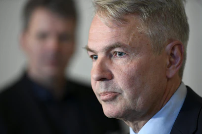Ulkoministeri Pekka Haaviston (vihr.) mukaan päivän tärkein keskustelu käydään aseidenvientikiellosta. LEHTIKUVA / Martti Kainulainen