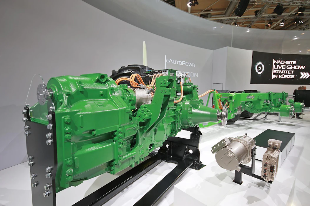 Jihn Deeren uusi eAutoPower-voimansiirto sai ainoa kultaisen mitalin Agritechnicassa.