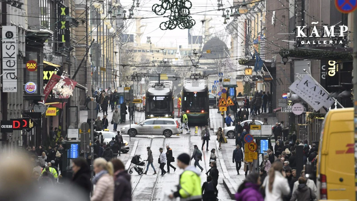 Ministeriö ennustaa tälle vuodelle 2,5 prosentin kasvua ja ensi vuodelle 1,5 prosentin kasvua. LEHTIKUVA / HEIKKI SAUKKOMAA