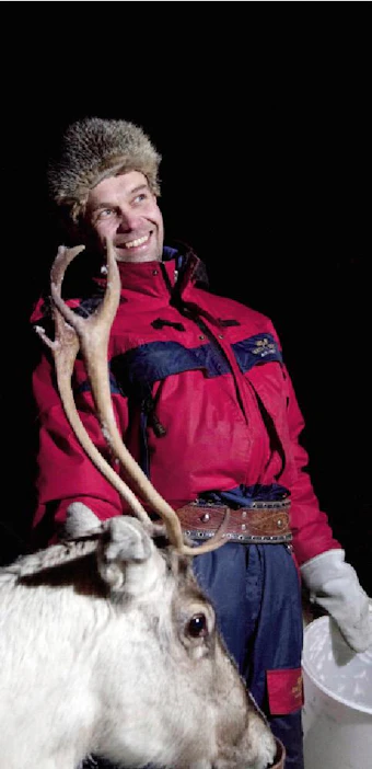 Jaakko Martikainen Petri Hannula, 40, hoitaa poroja ja syö poronlihaa. ”Se on maailman paras liha, puhdas luonnontuote.”