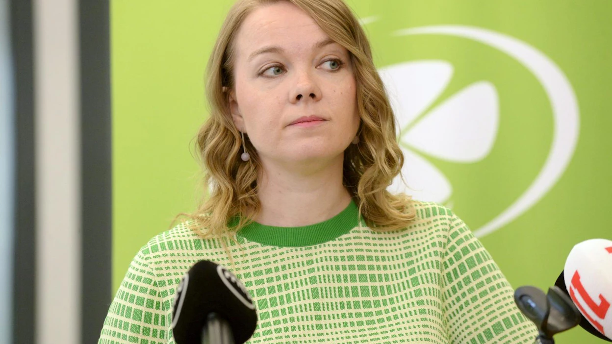Katri Kulmuni kysyi joulukuussa Instagram-tarinassaan, mitä mieltä ihmiset ovat siitä, pitäisikö al-Holin leiriltä tuoda Suomeen vain lapset vai lapset ja äidit. LEHTIKUVA / Mikko Stig