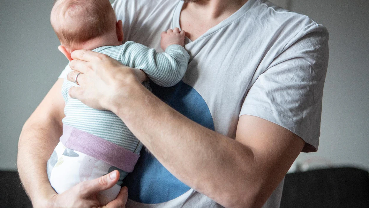 Ansiosidonnaisten vanhempainvapaiden yhteenlaskettu kesto on STT:n tietojen mukaan kasvamassa useammalla kuukaudella.