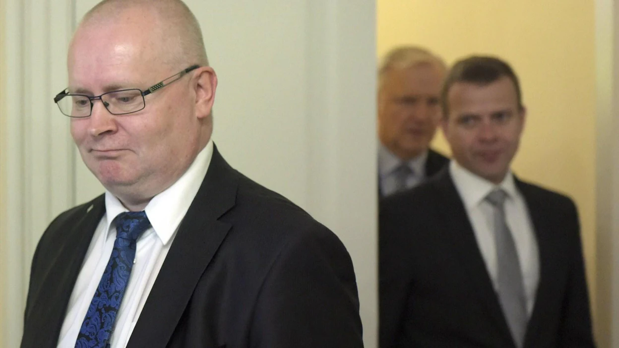Ministerit Jari Lindström, Olli Rehn ja Petteri Orpo kertoivat työllisyystoimien valmistelusta tiedotustilaisuudessa torstaina. Työllisyyspaketti on tänään alkavan budjettiriihen pääaiheita. LEHTIKUVA / Vesa Moilanen