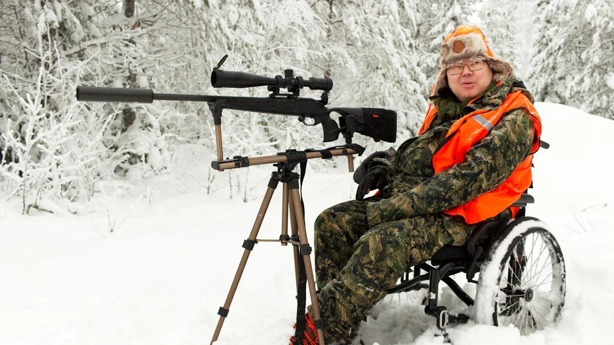 Hotti kannustaa kaikkia metsästyksestä kiinnostuneita ottamaan yhteyttä paikalliseen metsästysseuraan.