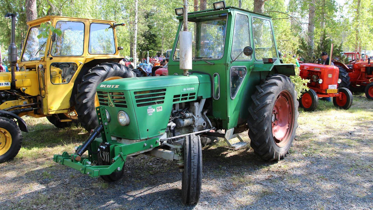 Deutz D4006 -traktoria valmistettiin vuosina 1968–81 Köln, Länsi-Saksa.