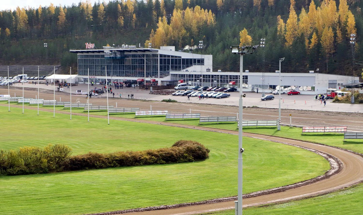 Teivon ravirata-alue on vaihtamassa omistajaa. Vuoteen 2035 ulottuva vuokrasopimus on toki siirtymässä muuttumattomana ostajalle eli Ylöjärven kaupungille.