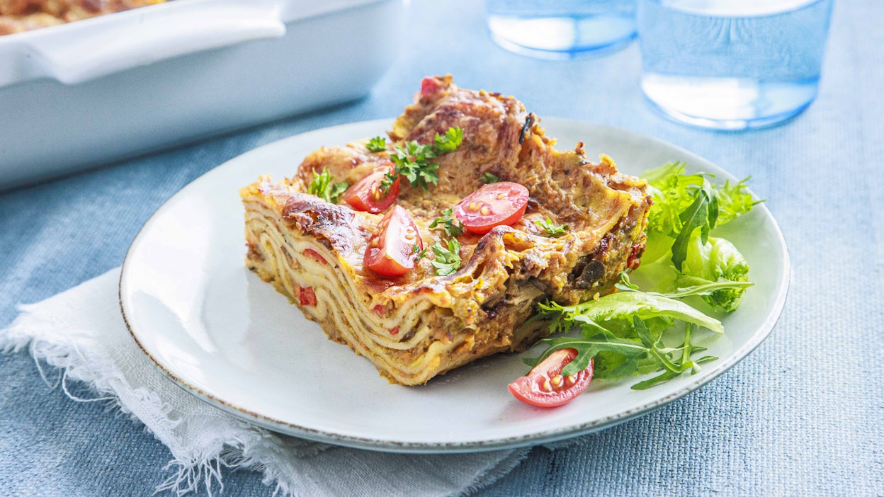 Lasagneen saa upotettua roppakaupalla vihanneksia.