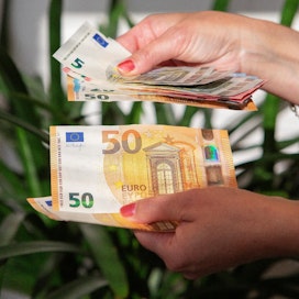Kokoomusedustaja huomauttaa, että yli 40 000 euroa vuodessa ansaitseva 22 prosenttia kansasta maksoi liki kaikki ansiotuloverot vuonna 2017.