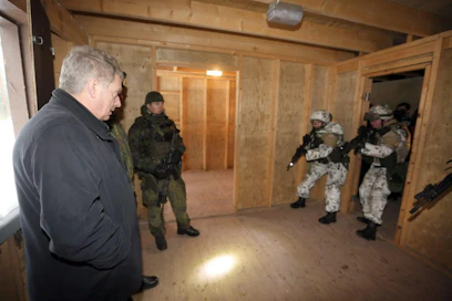 Presidentti Sauli Niinistö nauttii suomalaisten luottamusta, kuten myös puolustusvoimat. Lehtikuva / Jussi Partanen