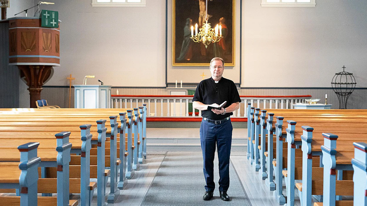 Petri Paasikallio toimii tällä hetkellä kirkkoherran sijaisena Ypäjällä. Ammatinvaihdos yrittäjästä pastoriksi ei ole hänen mukaansa vaikuttanut omiin arvoihinsa.