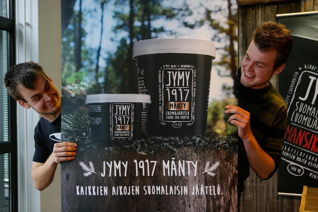 Suomisen Maito on kehittänyt myös maidottomia jäätelöitä luomukaurasta ja luomuhärkäpavusta.