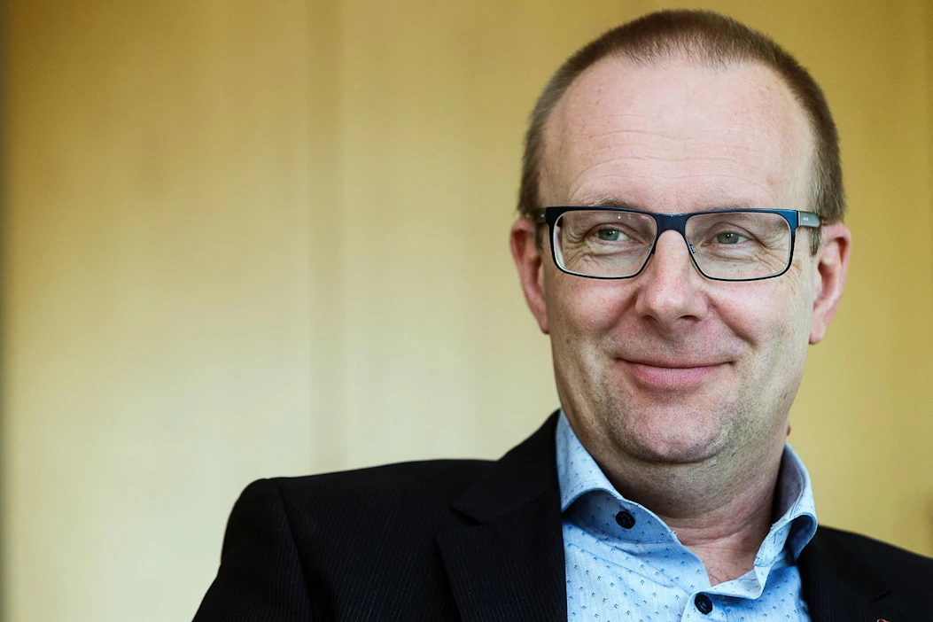 "Olisi viisasta, että ainakin sak:laiset liitot kykenisivät keskenään mahdollisimman hyvään yhteiseen tavoiteasetteluun ja koordinaatioon, vaikka kierros liittokohtaisesti käydäänkin", SAK:n puheenjohtaja Jarkko Eloranta totesi Paperiliiton liittokokouksessa.