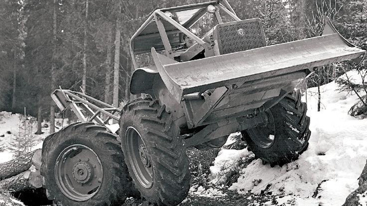 Garret Tree Farmer (Puuviljelijä) oli alun perin amerikkalainen merkki, meille markkinoidut koneet tehtiin lisenssillä Ruotsissa Kockumin toimesta. Tree Farmer KL-820-traktoria vauhditti 4- sylinterinen, 65-hevosvoimainen Ford 592 E-diesel, iskutilavuudeltaan 3,6 litraa. Akseleiden navoissa oli planeettapyörästöt, taka-akselissa tasauspyörästön lukko. Noin 5-tonninen Tree Farmer kuului Kesko Oy:n raskaskonevalikoimaan.