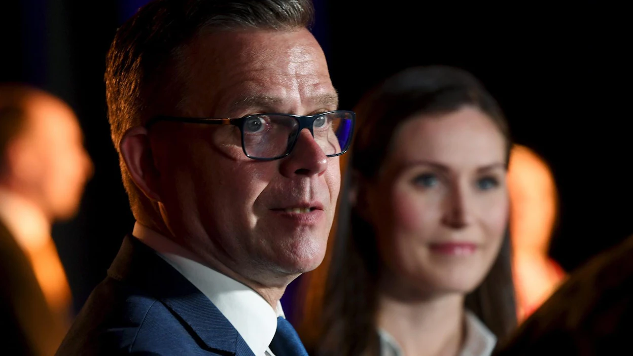 Kokoomuksen puheenjohtaja Petteri Orpo (vas.) ja SDP:n puheenjohtaja, pääministeri Sanna Marin Helsingissä kuntavaaalipäivänä 13. kesäkuuta. LEHTIKUVA / ANTTI AIMO-KOIVISTO