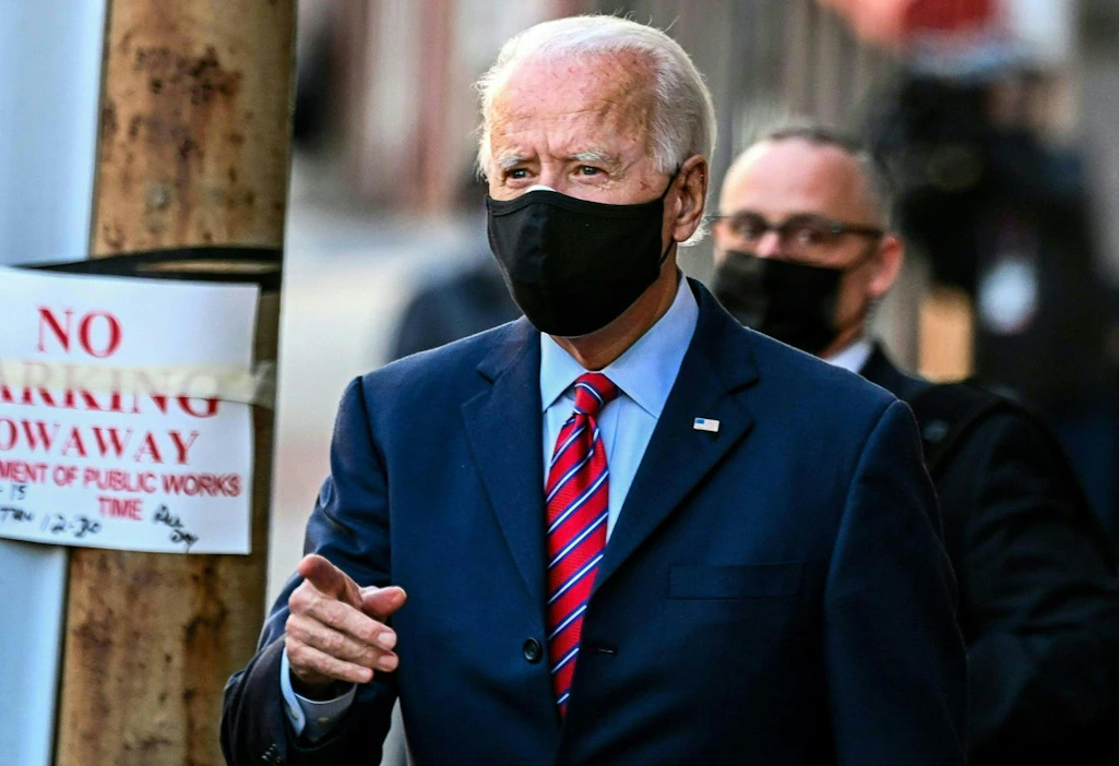 Joe Bidenin tiimin mukaan GSA:n ilmoitus on tervetullut ja kuvailee päätöksen olevan "tarvittava askel" kansakuntaa kohtaavien haasteiden ratkomisen aloittamiseksi. LEHTIKUVA / AFP