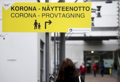 Pandemian alusta saakka Suomessa on raportoitu kaikkiaan yli 90 000 koronatartuntaa. LEHTIKUVA / VESA MOILANEN