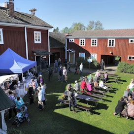 Kauhajoen Ruokamessut järjestetään Hämes-Havusessa, joka on nimetty valtakunnallisesti arvokkaaksi rakennusperintökohteeksi. Arkistokuva on vuoden 2014 ruokamessuilta.