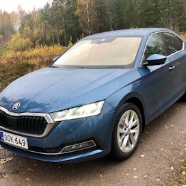 Suomalaisten suosikkeihin kuuluva ja Vuoden Autoksi valittu Škoda Octavia uudistui viime vuonna.