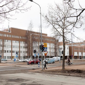Huono sisäilma on aiheuttanut ongelmia esimerkiksi Oulussa, jossa oikeus- ja poliisitalo on ollut käyttökiellossa sisäilmaongelmien takia.