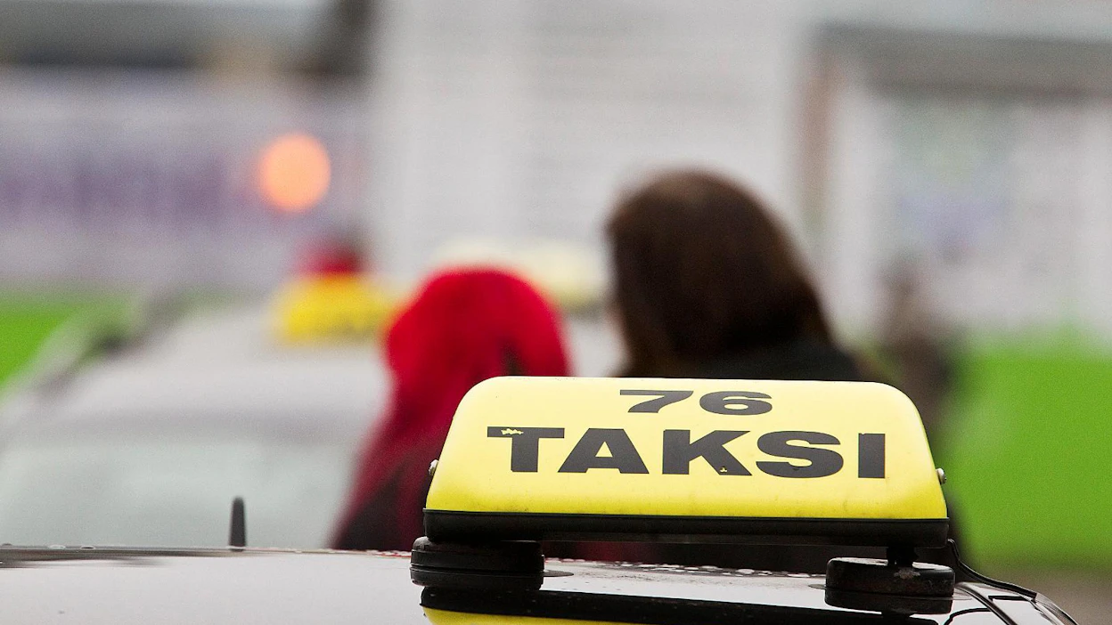 Bussin vuokraamisen taustalla on se, että kunnassa toimiva taksiyrittäjä irtisanoi koululaisten kuljetussopimuksen. Kuvituskuva.