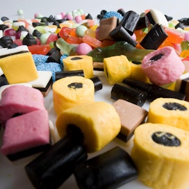Suomalaiset syövät eurooppalaisittain verraten paljon sokerimakeisia. Muualla kuluu enemmän suklaata.