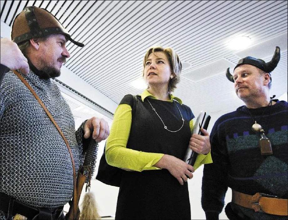 Kuntaministeri Henna Virkkunen sai viimekeväisellä kuntien kuulemiskierroksella monenlaista palautetta. Markku Lepistö ja Raimo Junnila vetosivat Sysmän itsenäisyyden puolesta. Nyt kunnilta odotetaan uusia lausuntoja. Kari Salonen
