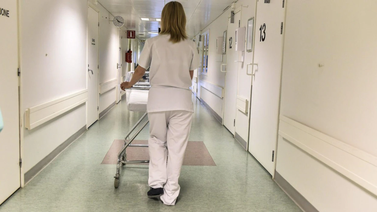 Hoitohenkilökunnan rokottamista koskevan säännöksen taustalla on potilasturvallisuus. Kuvituskuvaa. LEHTIKUVA / EMMI KORHONEN