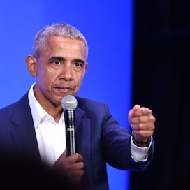 Yhdysvalloissa demokraattien puoluekokouksen kolmannen päivän päärooleissa ovat varapresidenttiehdokas Kamala Harris sekä ex-presidentti Barack Obama (kuvassa). LEHTIKUVA/AFP