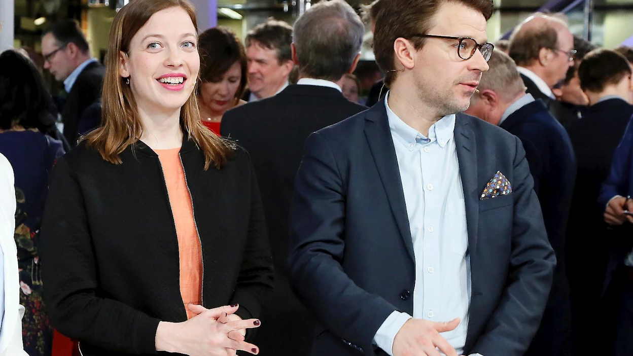 Vasemmistoliiton puheenjohtaja Li Anderson ja vihreiden puheenjohtaja Ville Niinistö ja urakoivat kuntavaalien alla.