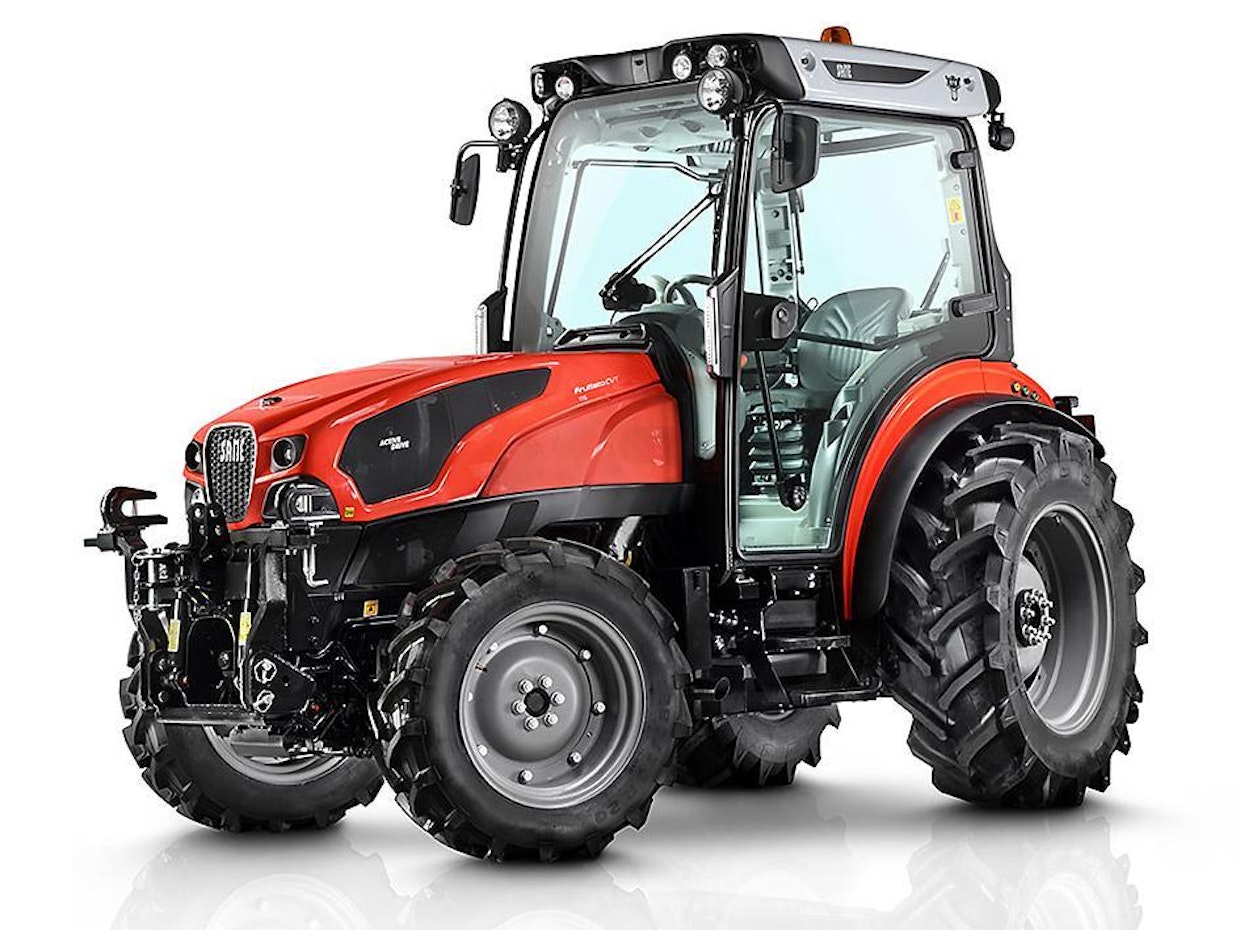 Erikoistraktoreiden sarjaan osallistuva Same Frutteto CVT 100 ActiveSteer -traktorin erikoisuutena on paitsi tässä kokoluokassa vielä suhteellisen harvinainen portaaton voimansiirto, myös nelipyöräohjaus.