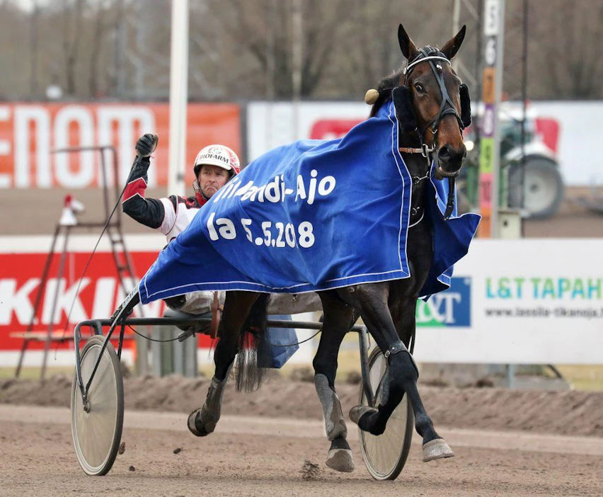 Hannu Korven Ruotsin turnee on käynnistynyt hienosti ja tuottanut jo yli 200 000 kruunua palkintorahoja. Jatkuuko Grainfield Aidenin Toto75-voittokulku tiistaina Axevallan multijackpot-kierroksella? Arkistokuva